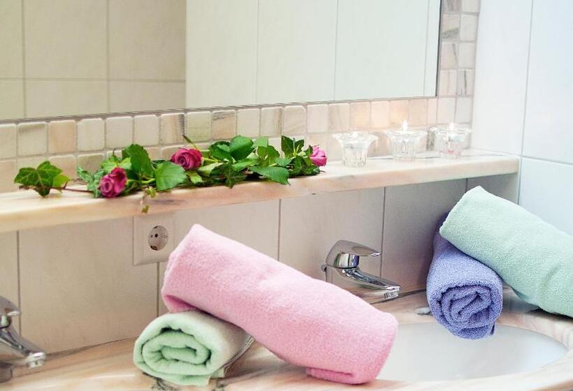 اتاق استاندارد با بالکن, Berggasthof Bliembauer