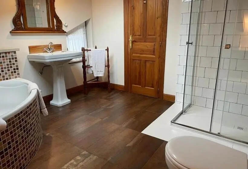 سوییت, Posada La Llosa De Somo