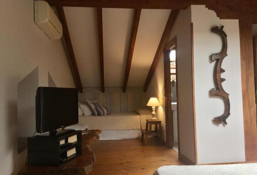 标准三人间, Posada La Llosa De Somo