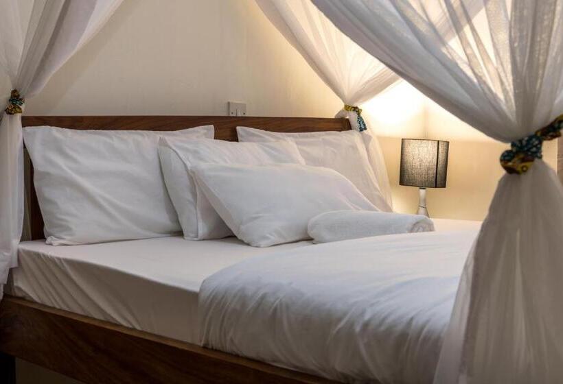 اتاق استاندارد با سرویس بهداشتی مشترک, Muti Entebbe