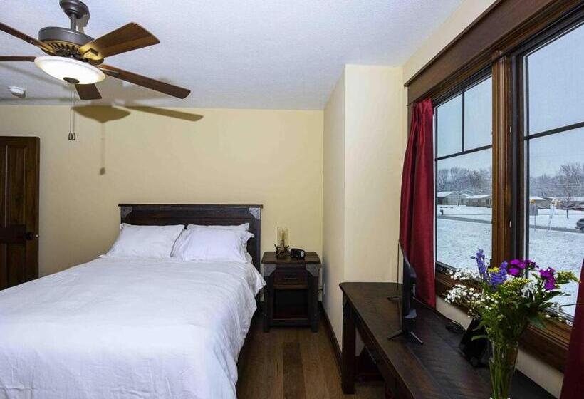 جناح, Purple Skies Homestead