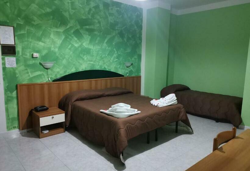 חדר סטנדרט לשלושה, Park Grumentum