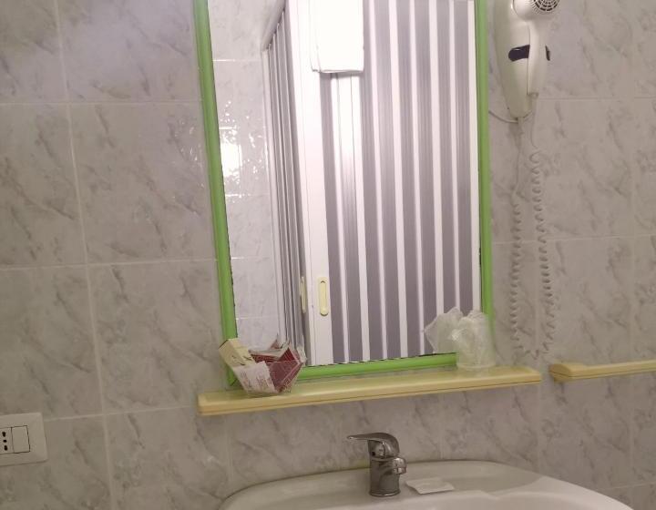 חדר סטנדרט לשלושה, Park Grumentum