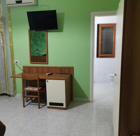 חדר סטנדרט לשלושה, Park Grumentum