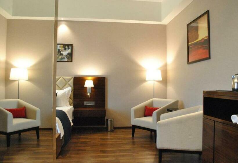 חדר סופריור עם מיטת קינג, Ramada By Wyndham Gandhidham Shinay