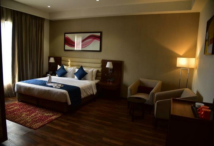 חדר אקזקיוטיב, Ramada By Wyndham Gandhidham Shinay