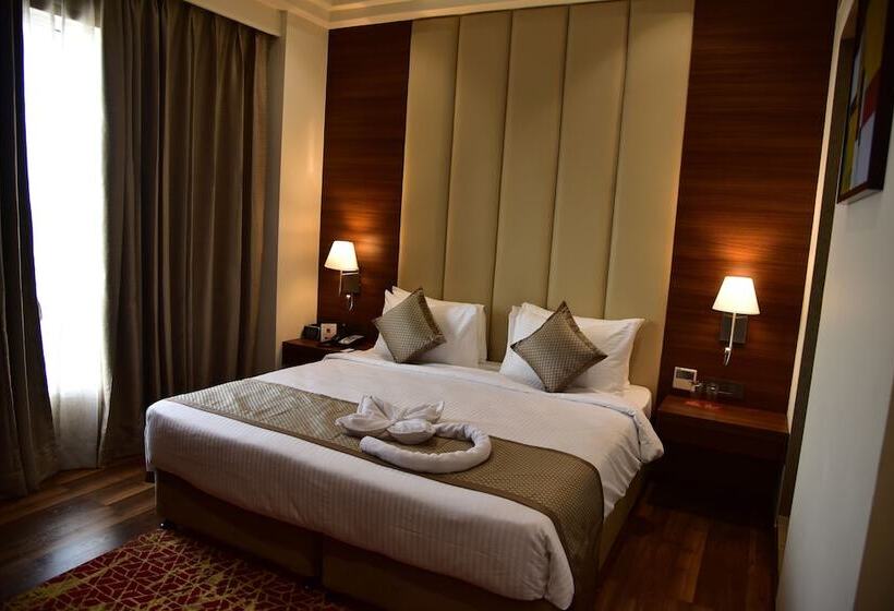 이그제큐티브 룸, Ramada By Wyndham Gandhidham Shinay