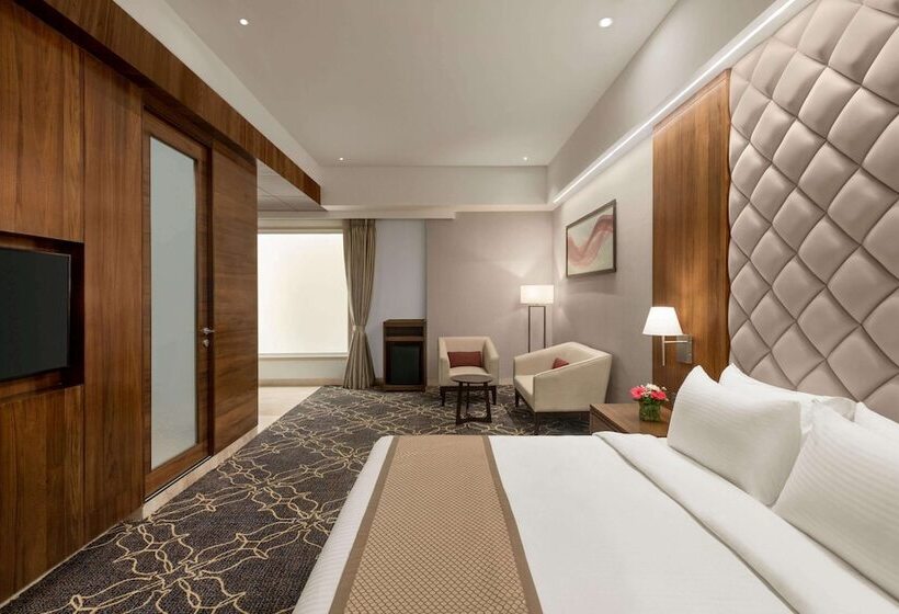 Quarto Executivo, Ramada By Wyndham Gandhidham Shinay