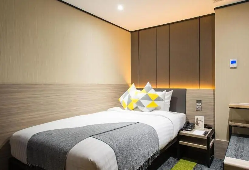 اتاق استاندارد یک نفره, Aerotel London Heathrow, Terminal 2 & Terminal 3