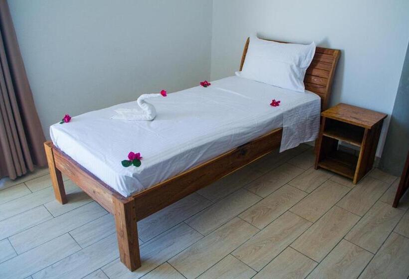 اتاق استاندارد سه نفره, Orangea Beach Resort