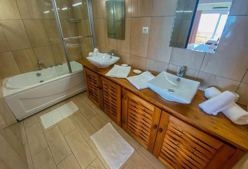 سوییت, Orangea Beach Resort