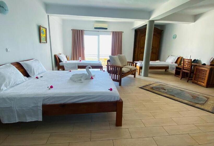 سوییت, Orangea Beach Resort