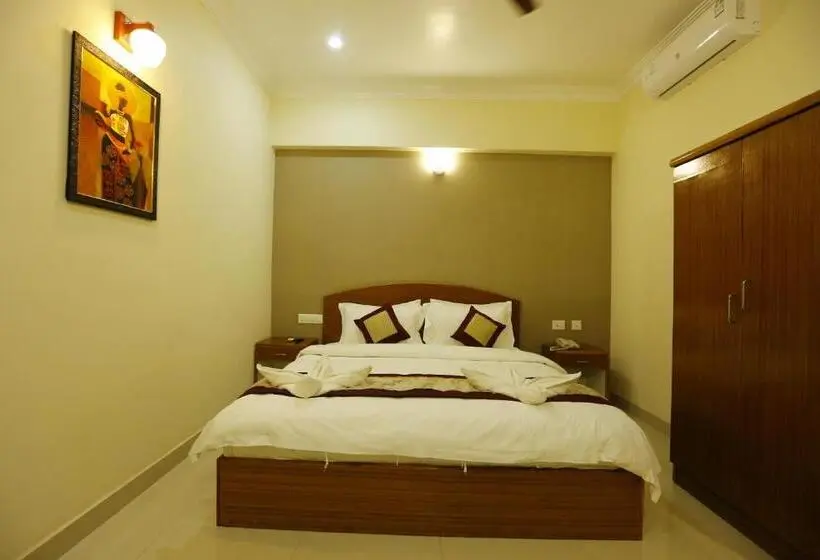 Camera Standard, Nitheesh Residency