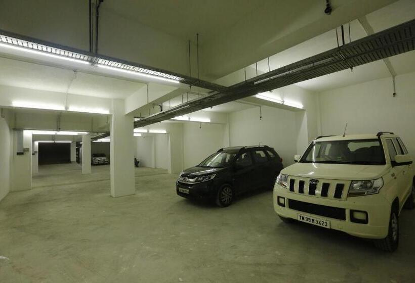 Quarto Estandar, Nitheesh Residency