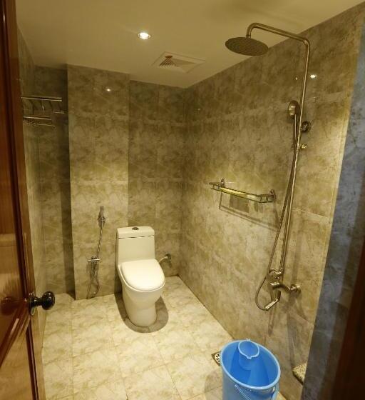 Quarto Estandar, Nitheesh Residency