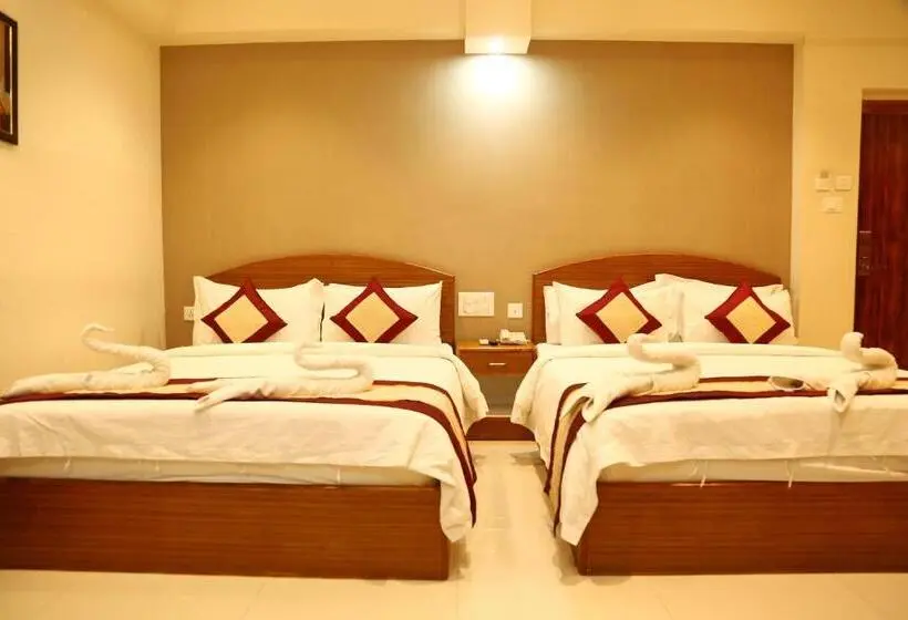 Camera Familiare, Nitheesh Residency