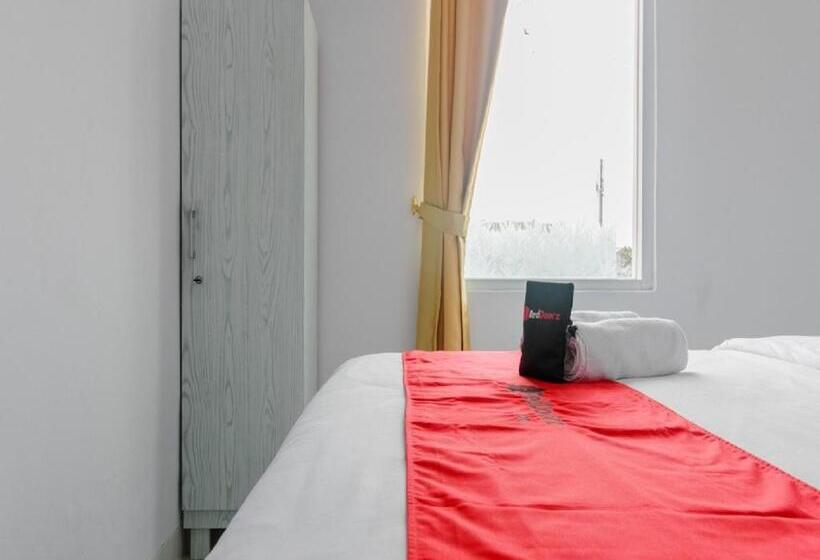 Номер Стандарт, Reddoorz Plus Near Taman Rasuna Menteng