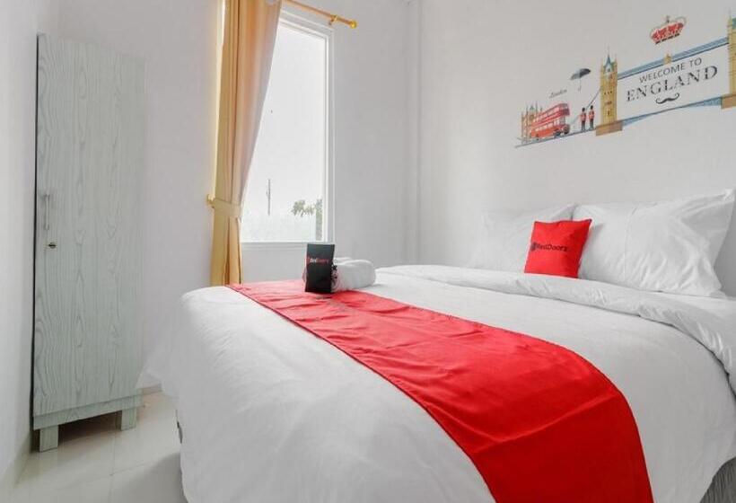 Номер Superior, Reddoorz Plus Near Taman Rasuna Menteng