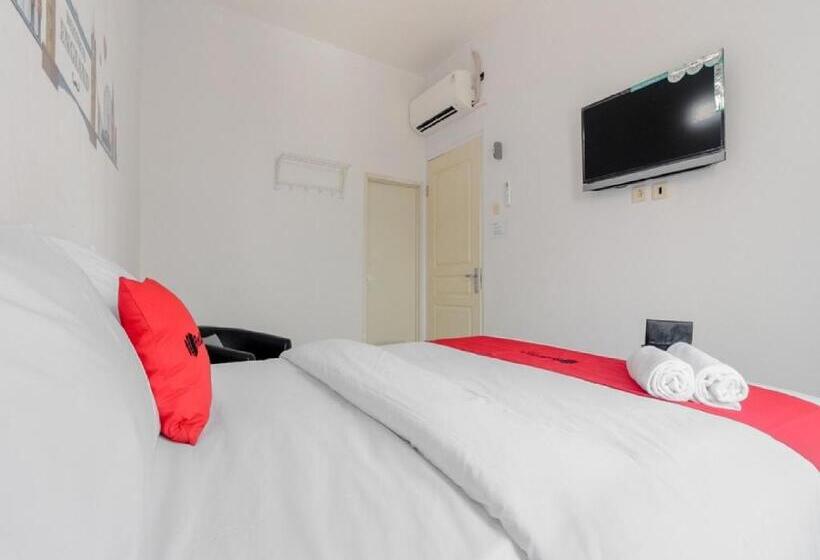 Номер Superior, Reddoorz Plus Near Taman Rasuna Menteng