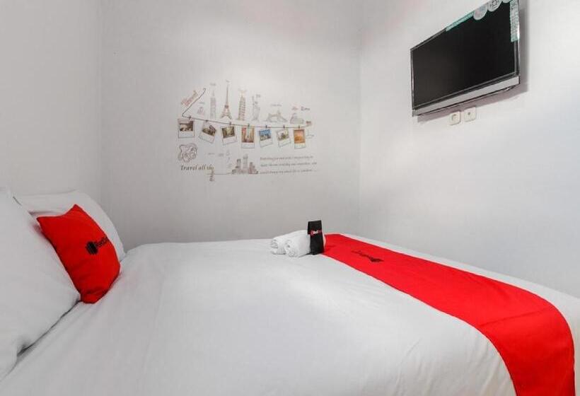 Номер Economy, Reddoorz Plus Near Taman Rasuna Menteng
