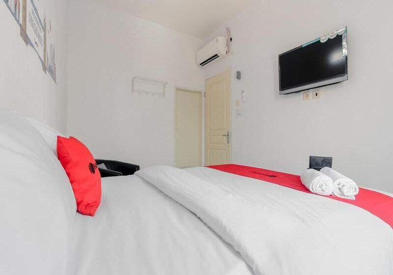 Номер Стандарт, Reddoorz Plus Near Taman Rasuna Menteng