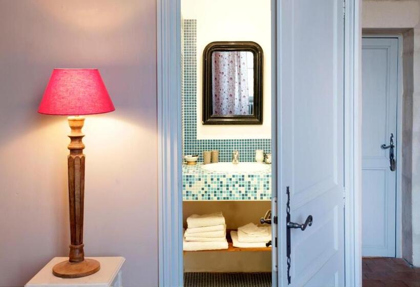 Номер Стандарт, Chambres D'hôtes Logis De L'astrée