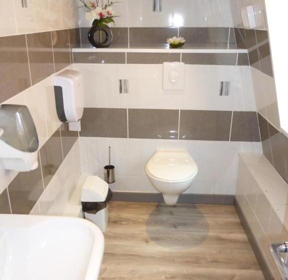 Четырехместный Номер Стандарт, Auberge Des Etangs