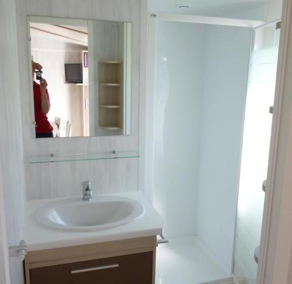 スタンダードバンガロー, Auberge Des Etangs