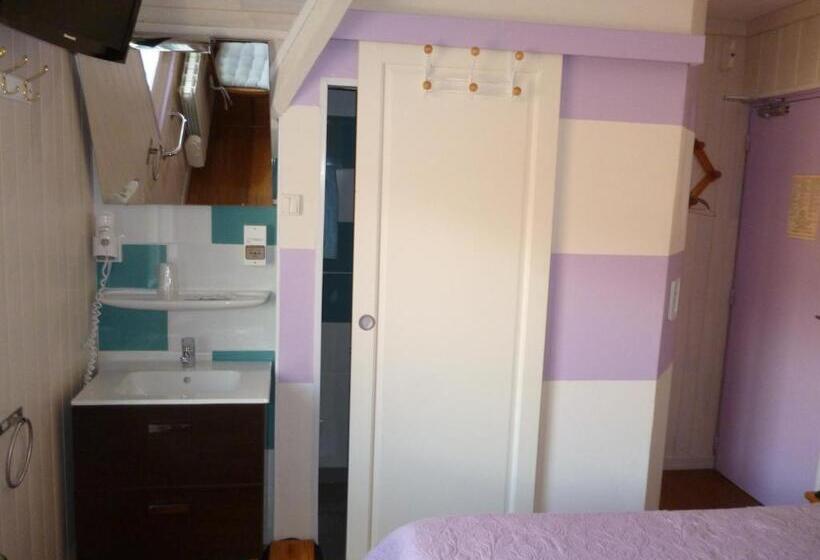 スタンダードトリプルルーム, Auberge Des Etangs