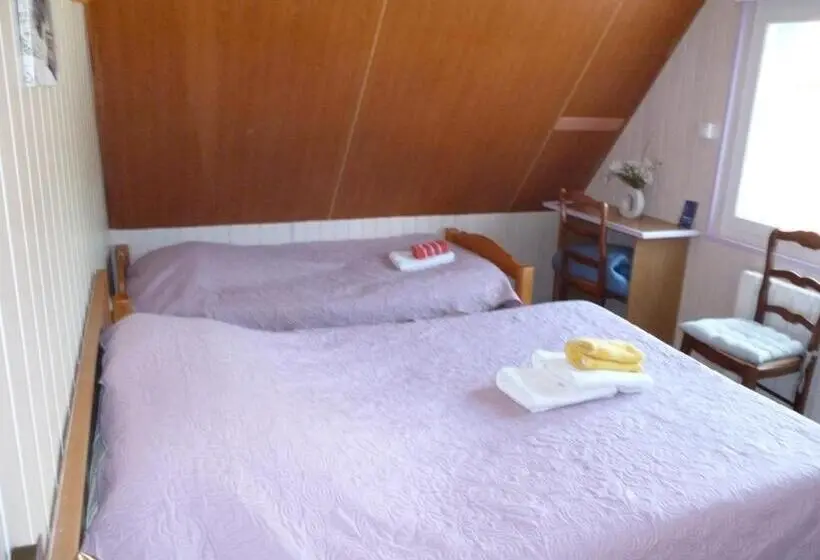 スタンダードトリプルルーム, Auberge Des Etangs
