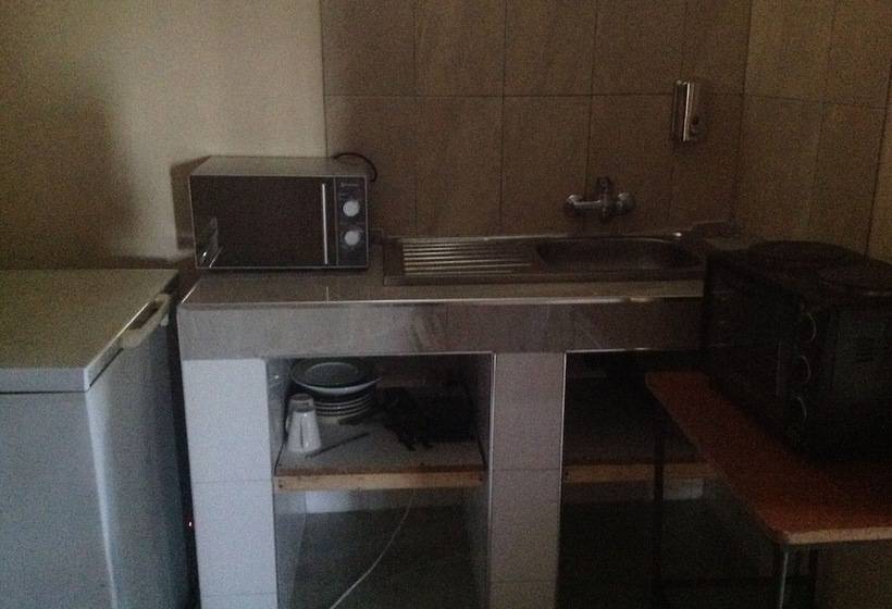 اتاق لوکس, Trench Town Lodge