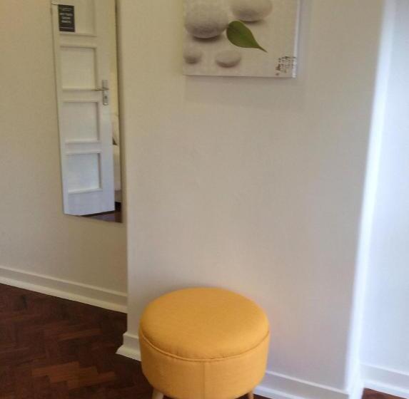 اتاق استاندارد یک تخته با بالکن, 4u Lisbon Iv Guesthouse Airport