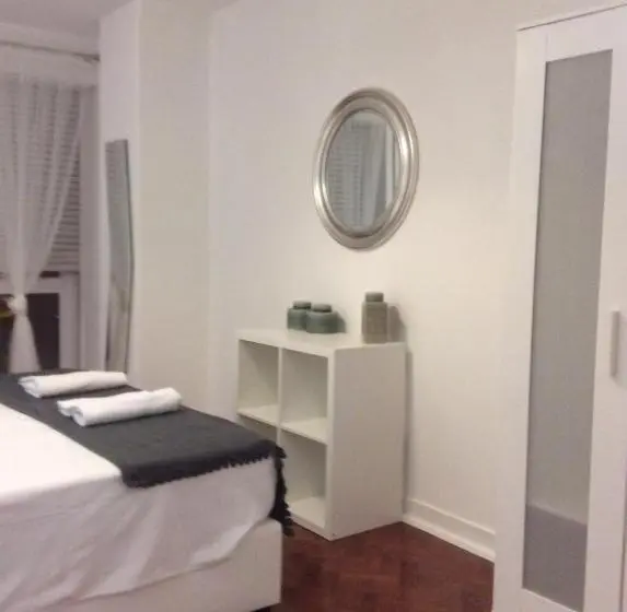 اتاق لوکس با بالکن, 4u Lisbon Iv Guesthouse Airport