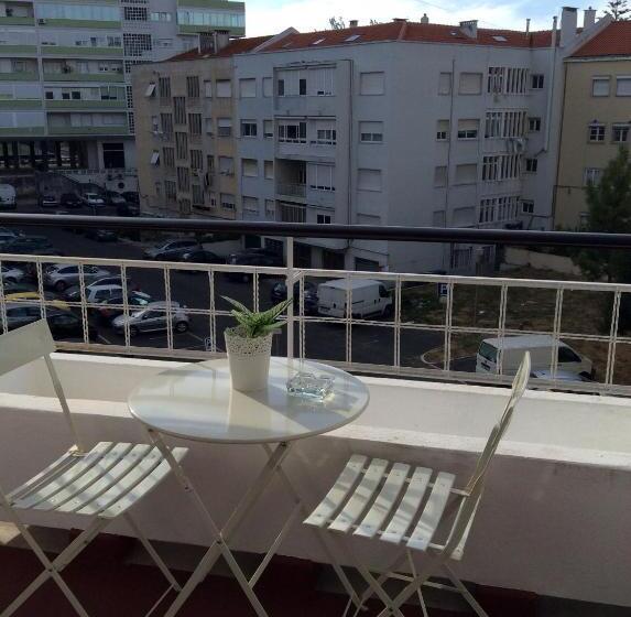اتاق استاندارد با بالکن, 4u Lisbon Iv Guesthouse Airport