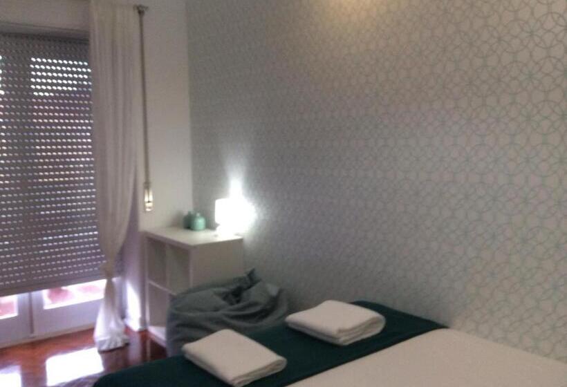 اتاق استاندارد با بالکن, 4u Lisbon Iv Guesthouse Airport
