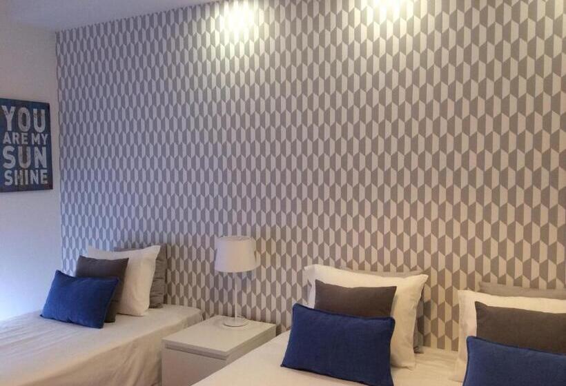 اتاق استاندارد سه تخته با بالکن, 4u Lisbon Iv Guesthouse Airport