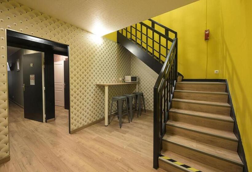 חדר סטנדרט, De La Croisee