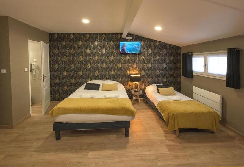 חדר משפתחתי סופריור, De La Croisee