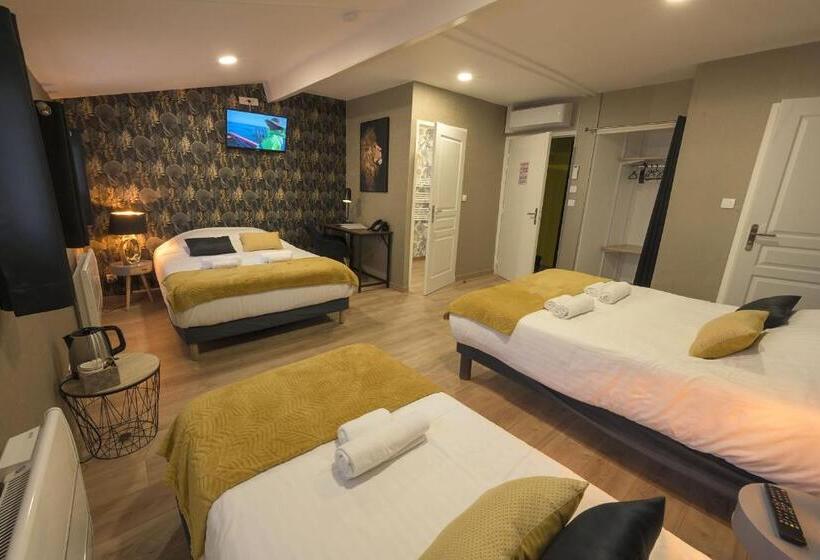 חדר משפתחתי סופריור, De La Croisee