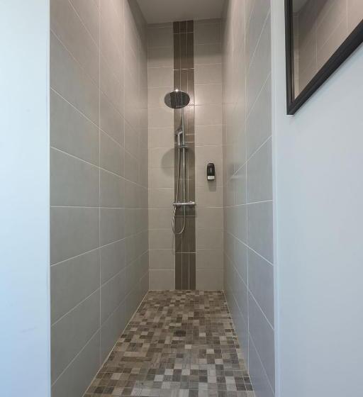 סוויטה, De La Croisee