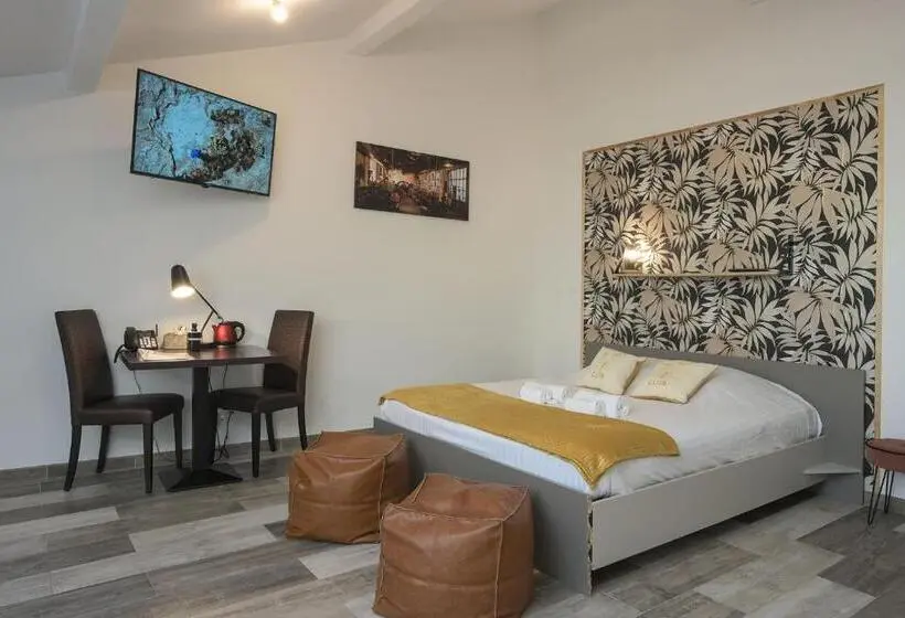 Suite, De La Croisee