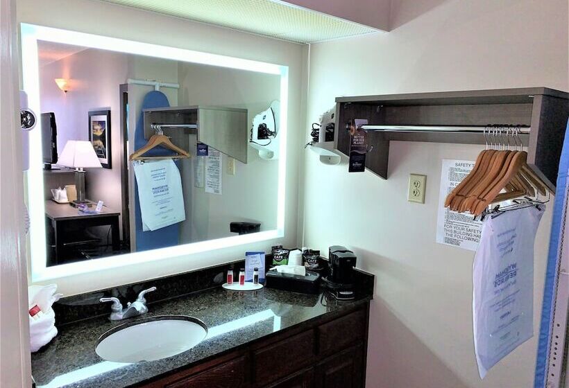 חדר סטנדרט שתי מיטות זוגיות, Baymont By Wyndham Eden