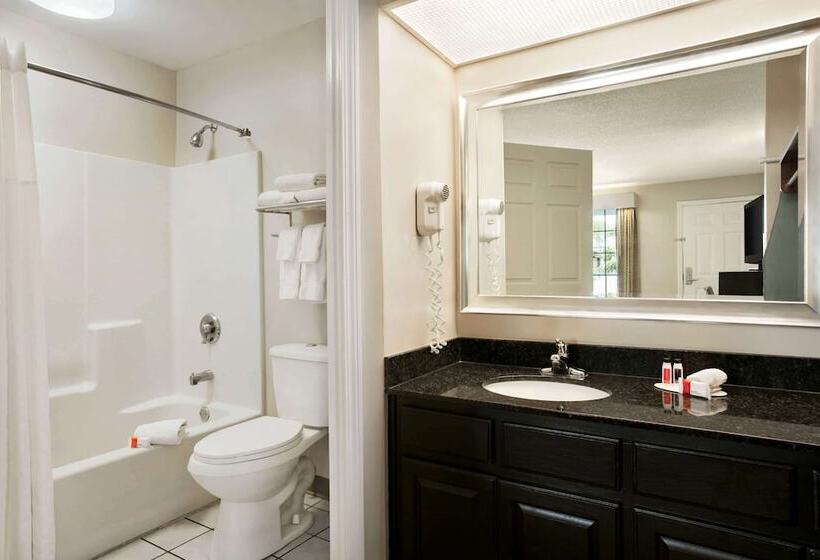 غرفه قياسيه سريرين مزدوجين, Baymont By Wyndham Kingsland