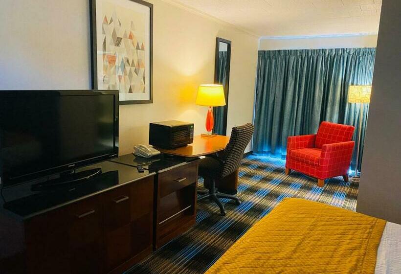 Стандартный Номер Кровать Кинг, Days Inn & Suites By Wyndham St. Ignace Lakefront