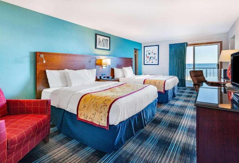 Номер Deluxe Кровать Куин, Days Inn & Suites By Wyndham St. Ignace Lakefront