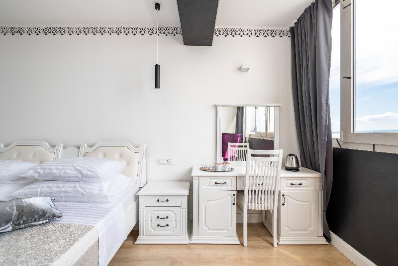 Номер Стандартный Кровать Куин, Days Inn & Suites By Wyndham St. Ignace Lakefront