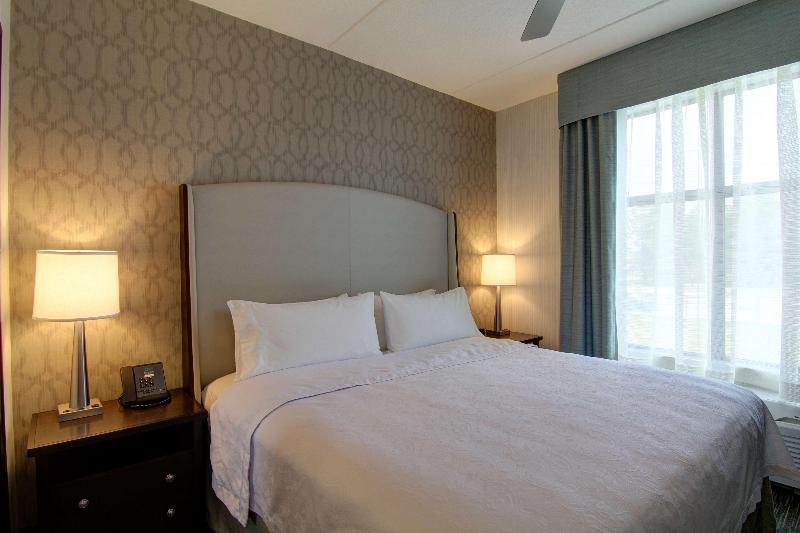 Стандартный Номер Кровать Кинг, Days Inn & Suites By Wyndham St. Ignace Lakefront