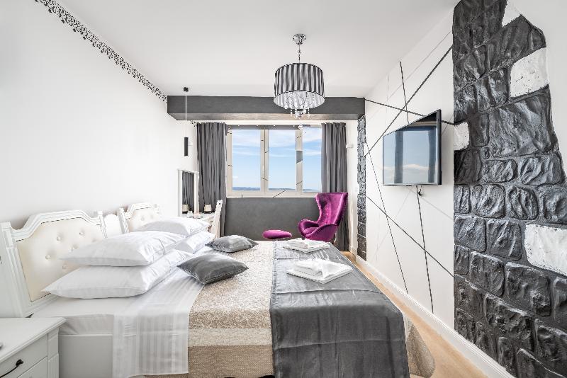 Номер Стандартный Кровать Куин, Days Inn & Suites By Wyndham St. Ignace Lakefront