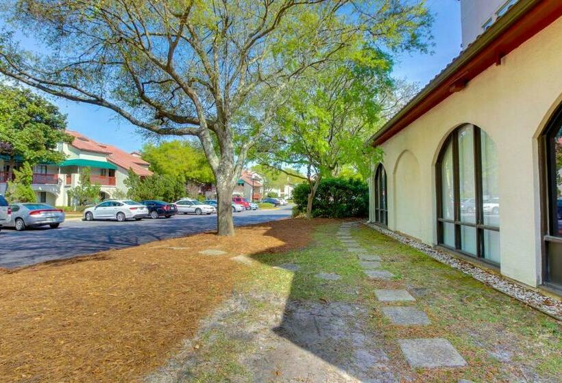 Студия Стандарт, Inn At St Thomas Square