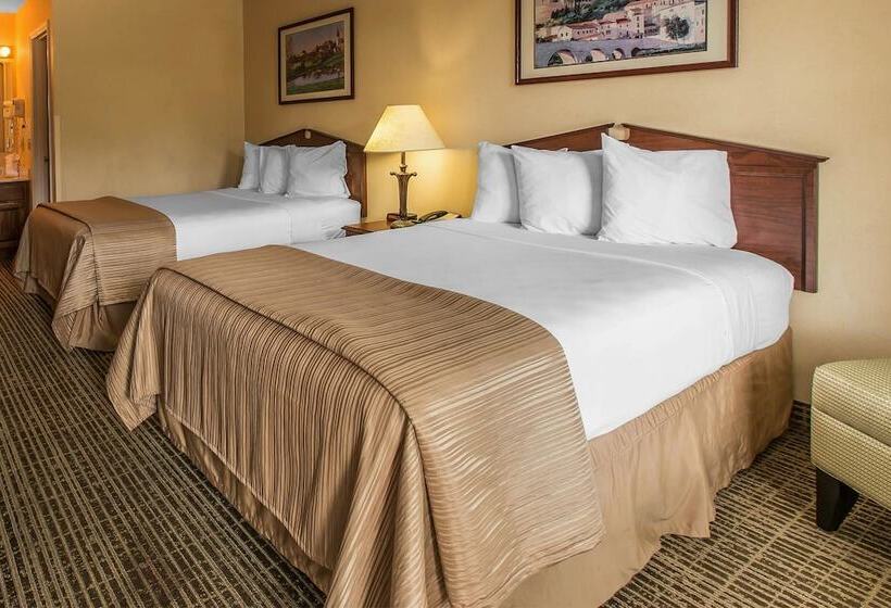 Номер Стандарт 2 Двуспальные Кровати, Quality Inn Jesup